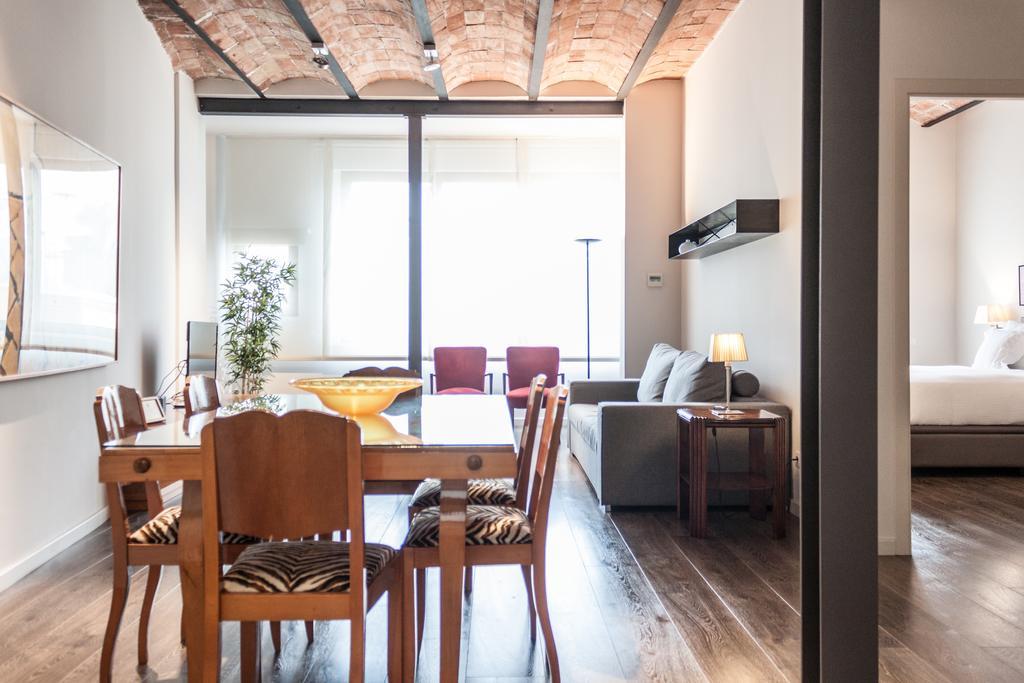 Deco Apartments Barcelona-Diagonal Bagian luar foto